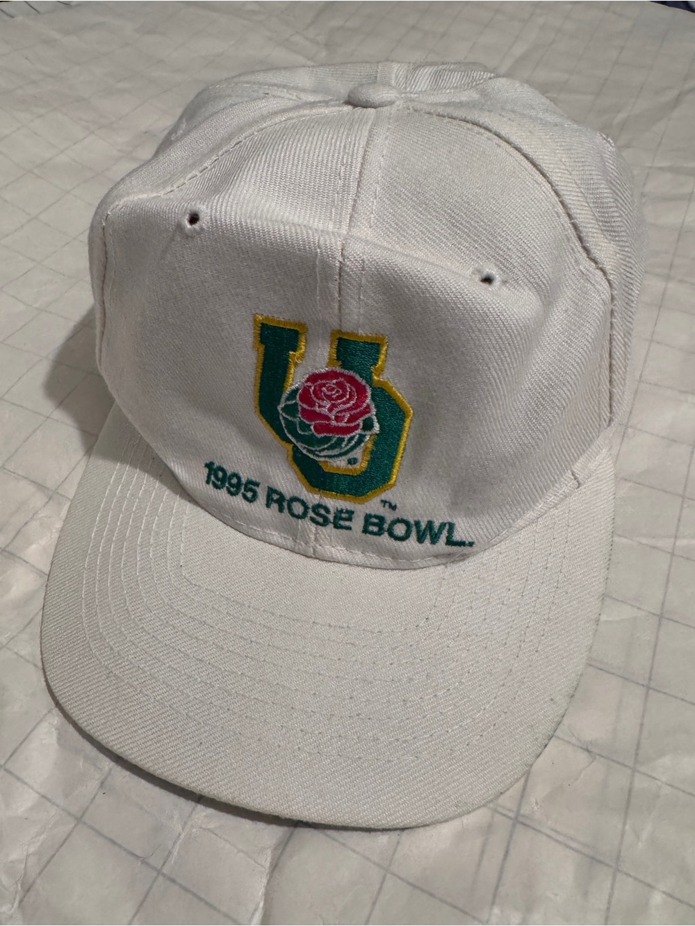 1995 Rose Bowl White Baseball Cap with Embroidered Rose U- sitting in a box